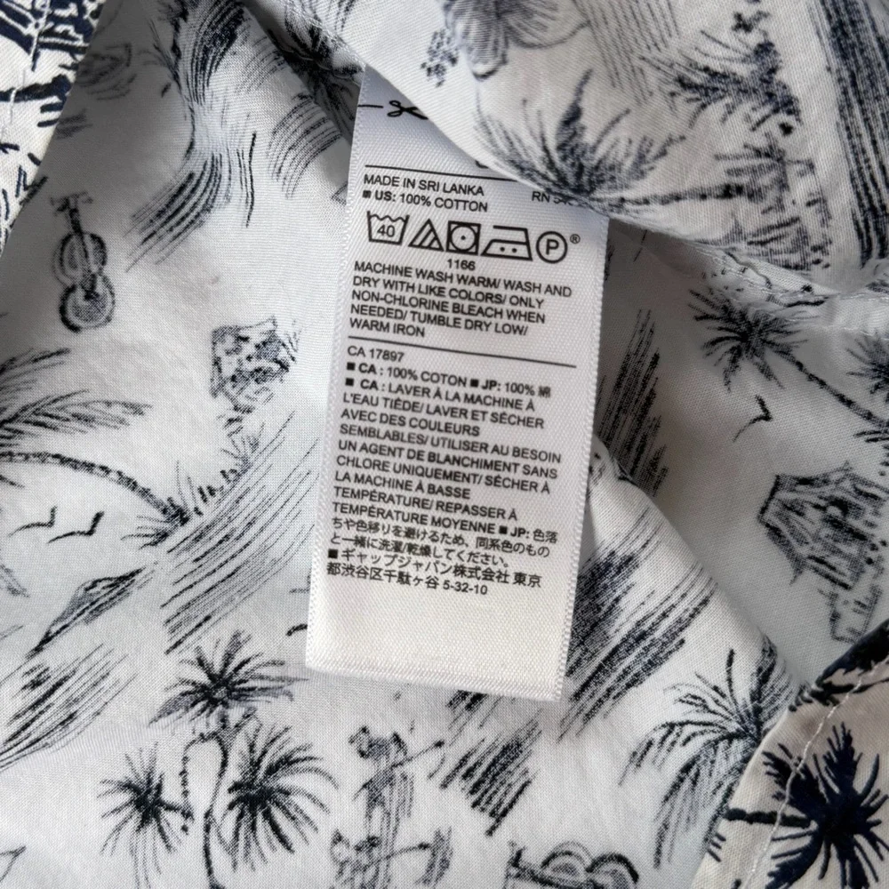 Men’s Banana Republic Short Sleeve Shirt Size Large Hawaiian Theme​​